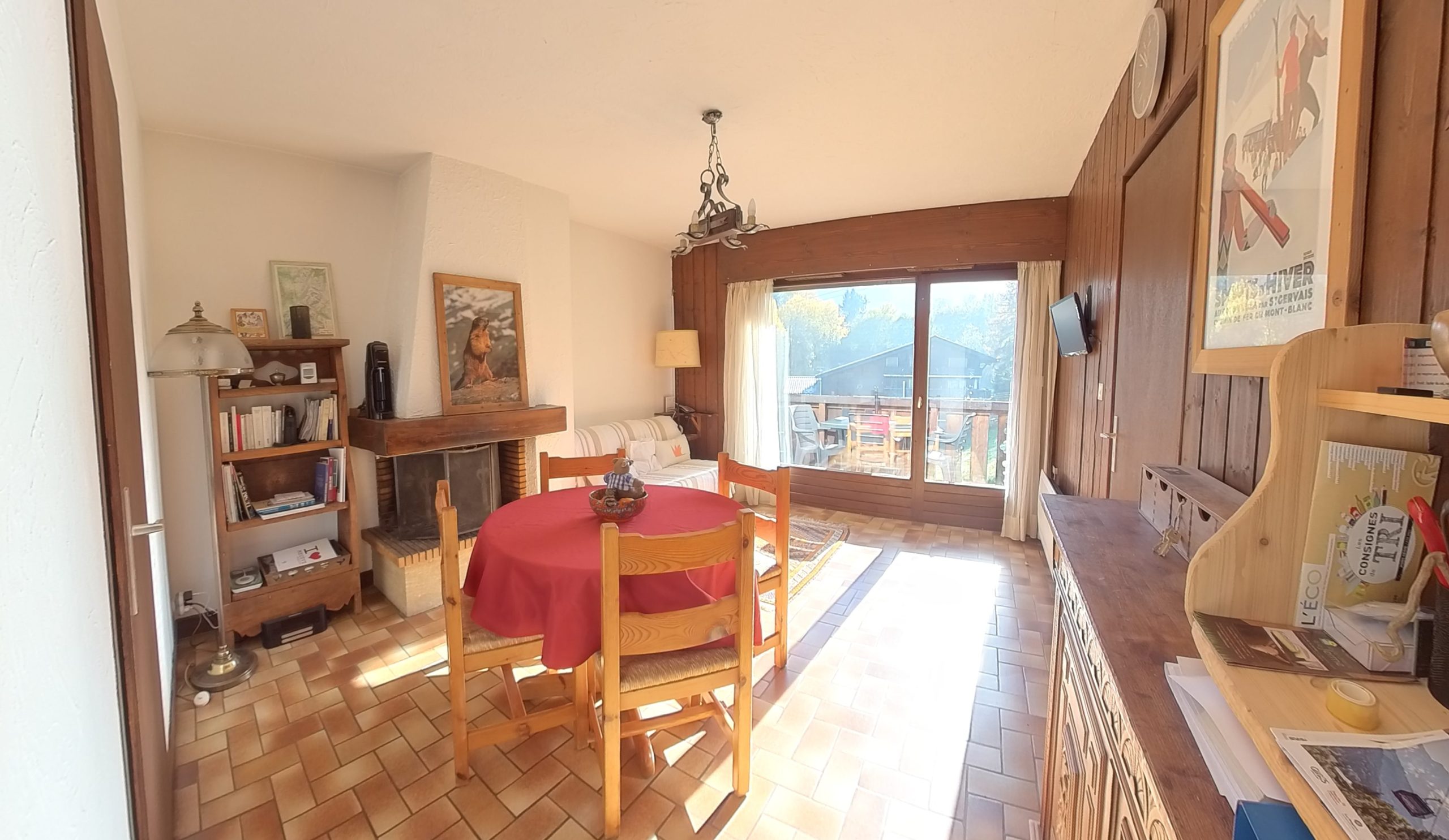 Pièce de vie de l’appartement AltiQuati à Saint-Gervais-les-Bains.